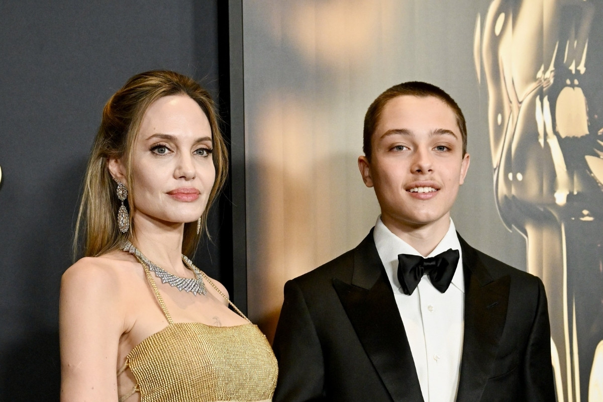 Angelina Jolie, kırmızı halıda oğlu Knox Jolie Pitt ile yürüdü